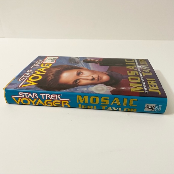Vtg 1996 Star Trek Voyager Mosaic Book Jeri Taylor - Picture 3 of 16